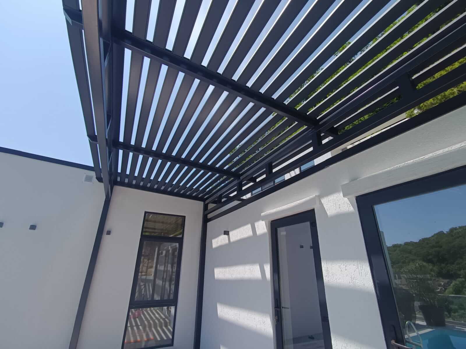 пергола из металлического планкена RAL7024 серый графит фото4 в Альметьевске