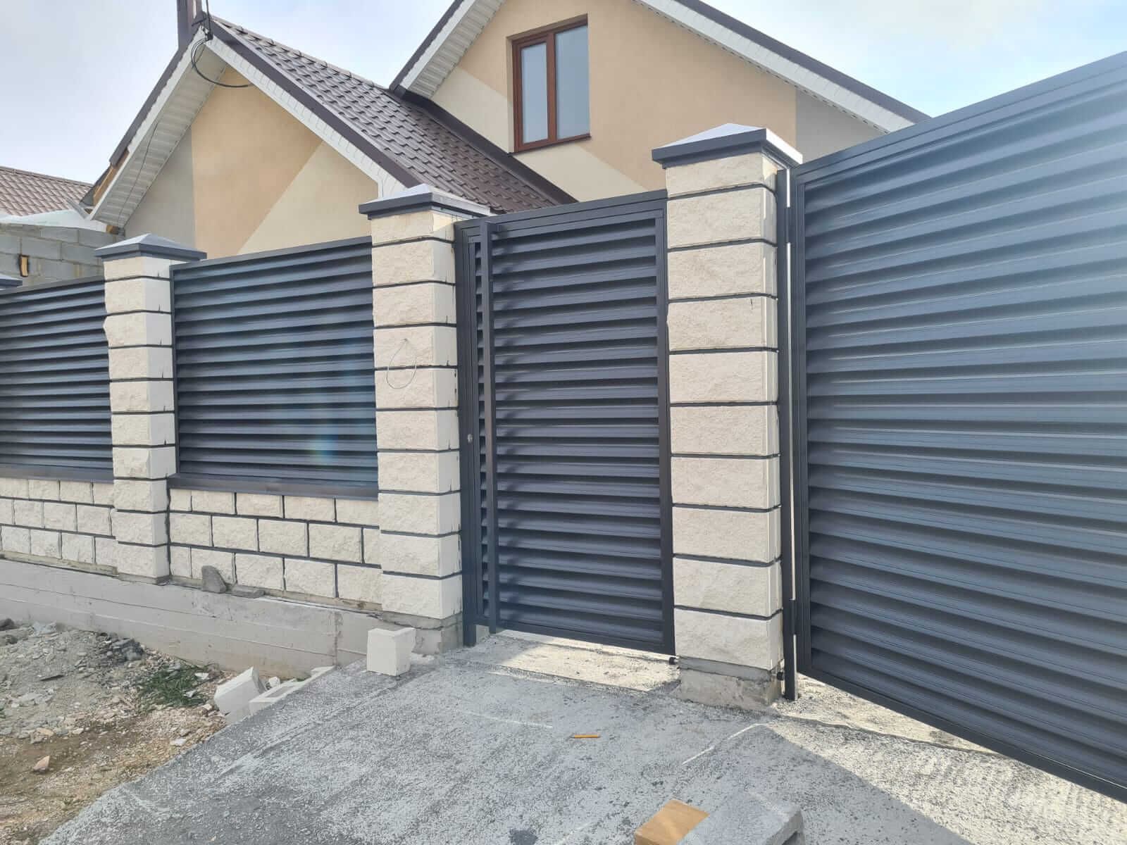 Забор из ламелей Еврожалюзи 38м RAL7024/7024 Серый Графит двусторонний фото 1 в Альметьевске