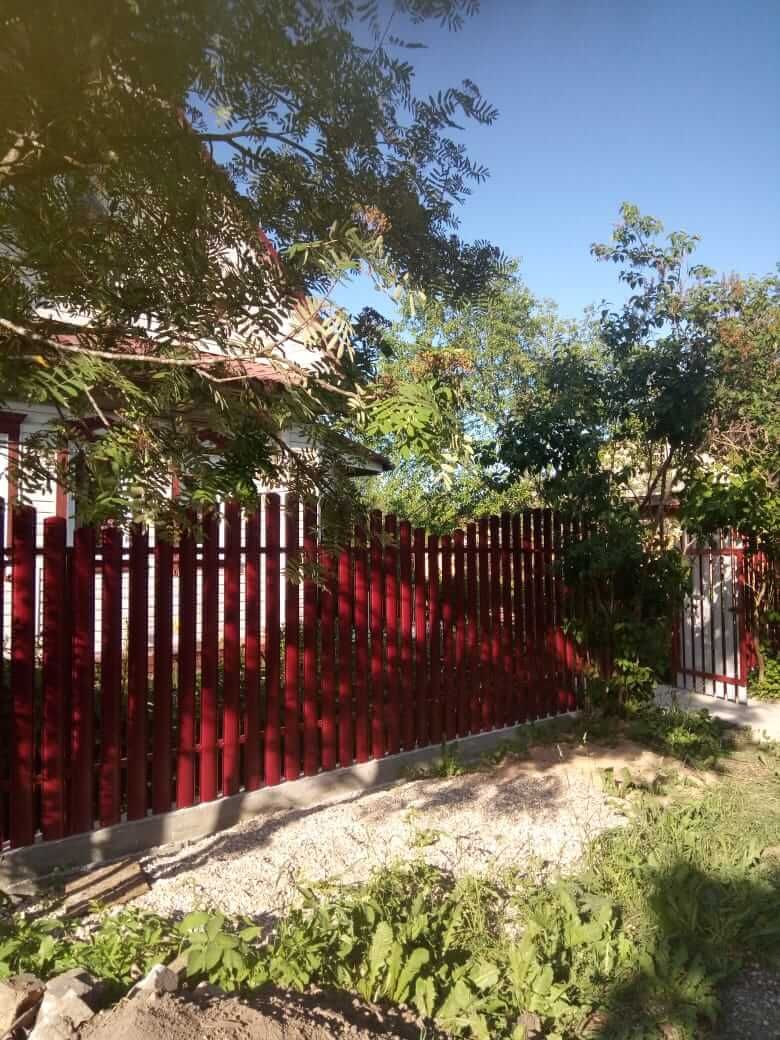 Забор из фигурного штакетника 21м RAL3005 Красное Вино фото 1 в Альметьевске