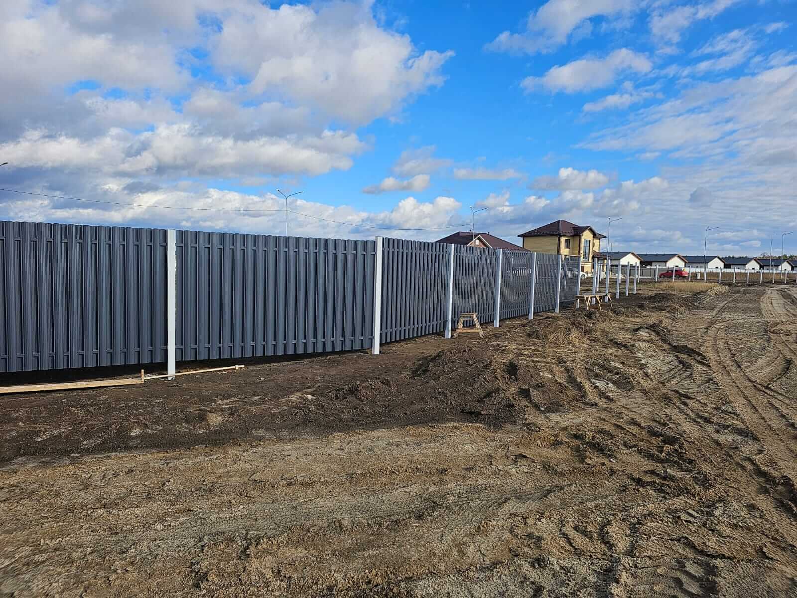 Забор из евроштакетника 234м RAL7024/7024 Серый Графит двусторонний фото 7 в Альметьевске
