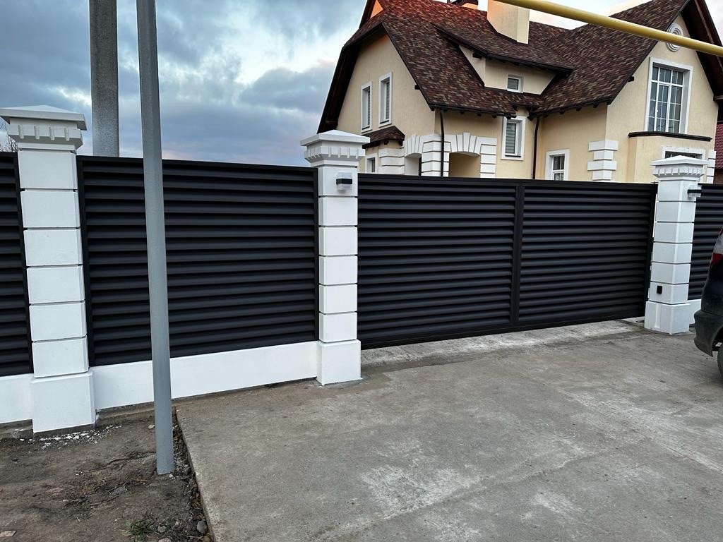 Забор из ламелей Еврожалюзи 35м RAL8019/8019 Темный Шоколад двусторонний MATTE фото 1 в Альметьевске