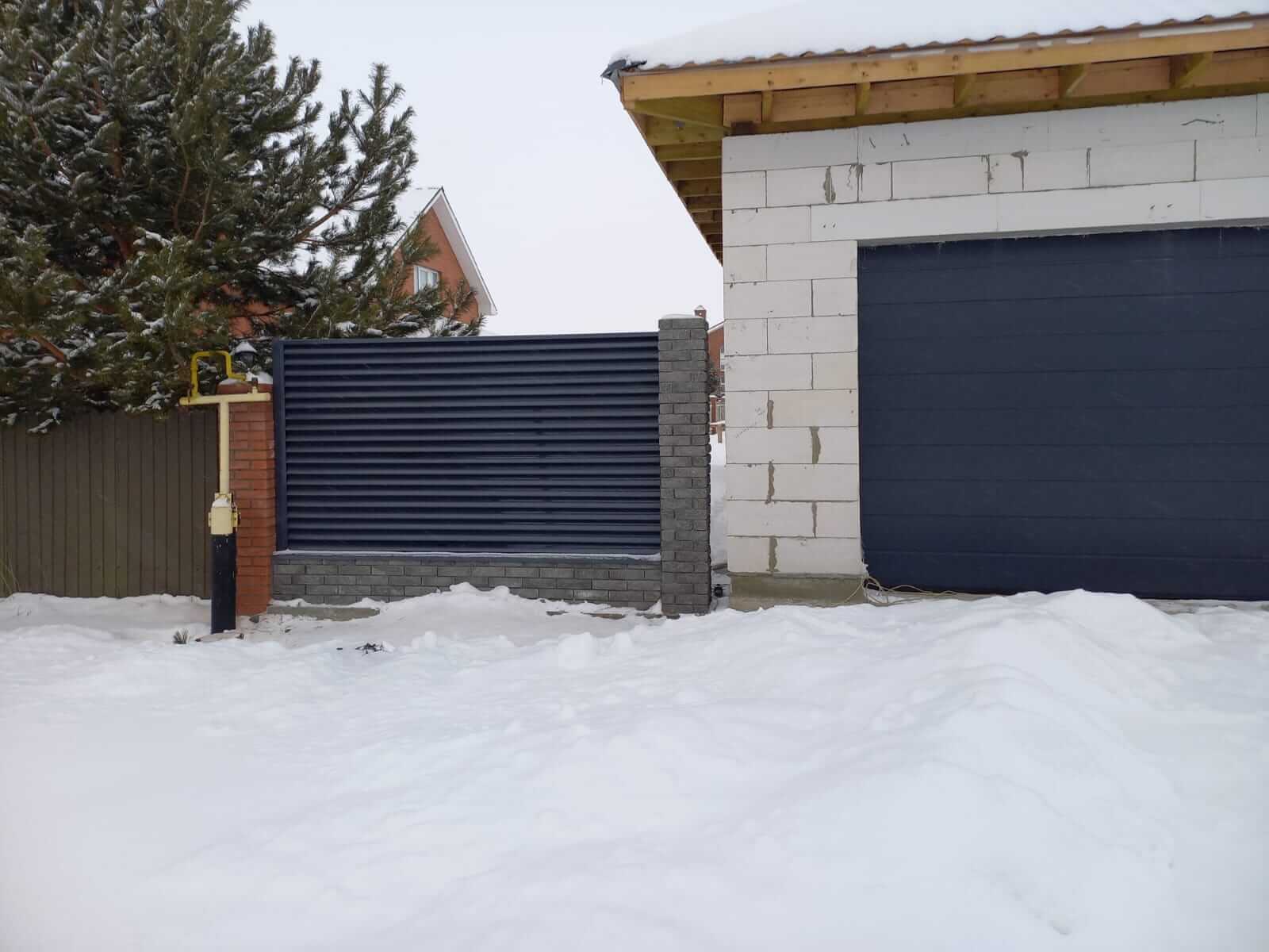 Забор из ламелей еврожалюзи 41м RAL7024/7024 Серый Графит двусторонний фото 1 в Альметьевске