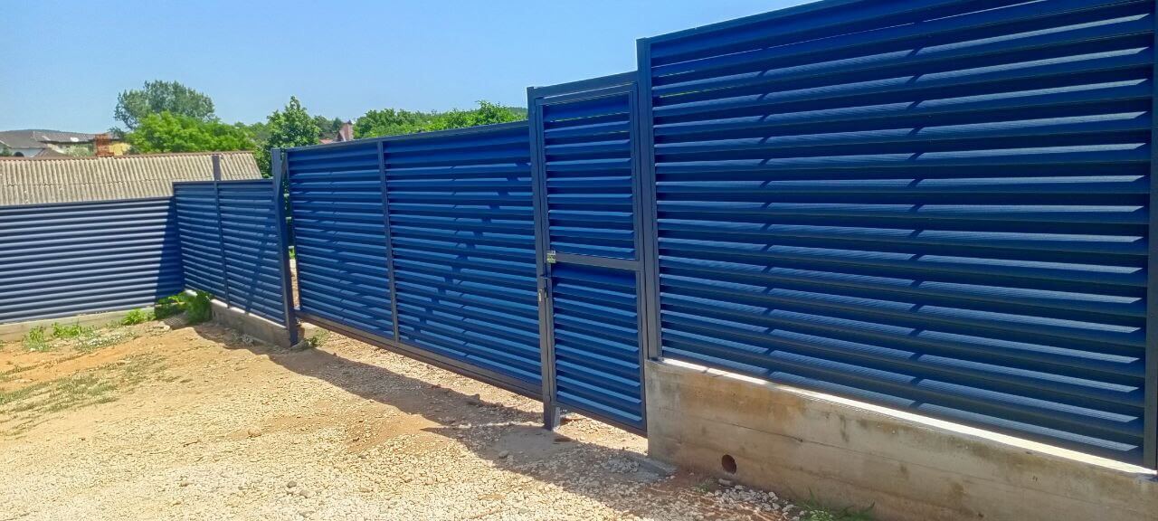Забор-жалюзи из ламелей Еврожалюзи 53м RAL7024 Серый Графит МАТТЕ фото 15 в Альметьевске