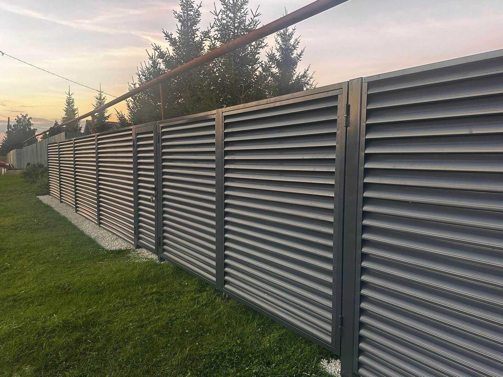 Забор из ламелей Еврожалюзи 26м RAL7024/7024 Серый Графит двусторонний в Альметьевске