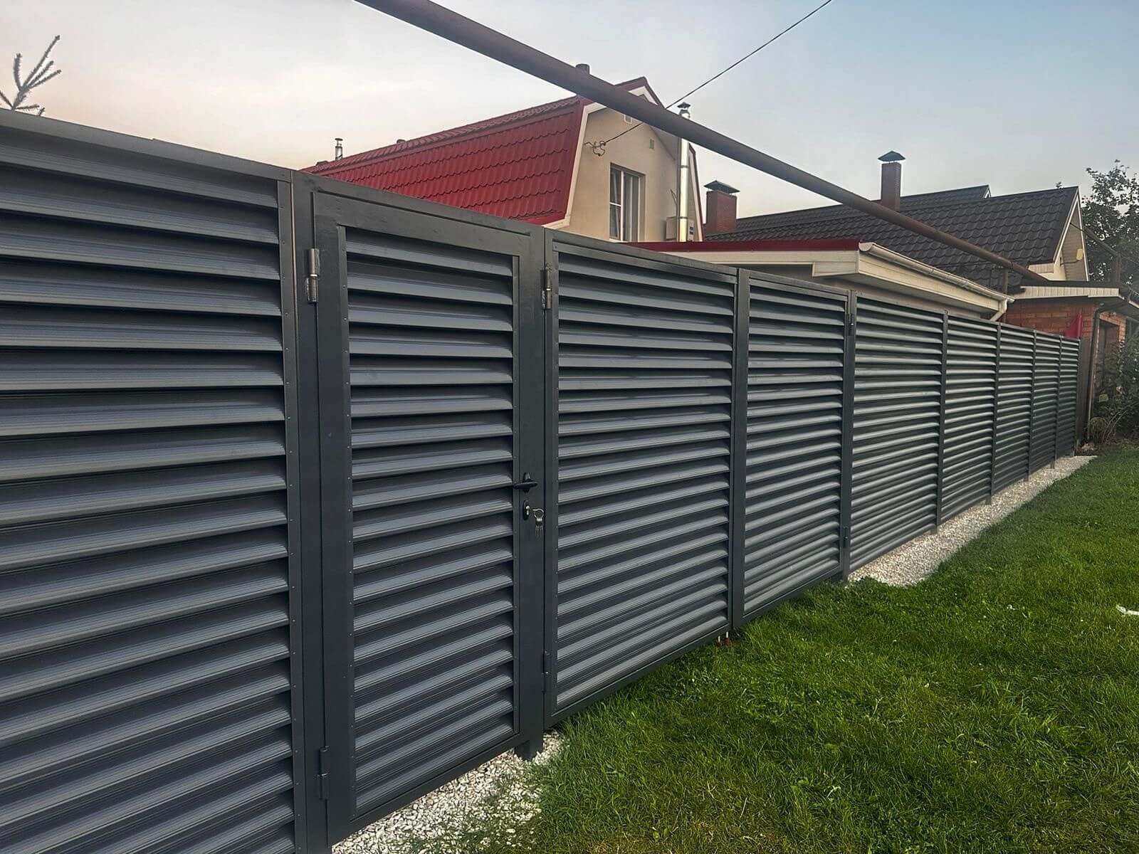 Забор из ламелей Еврожалюзи 26м RAL7024/7024 Серый Графит двусторонний фото 1 в Альметьевске