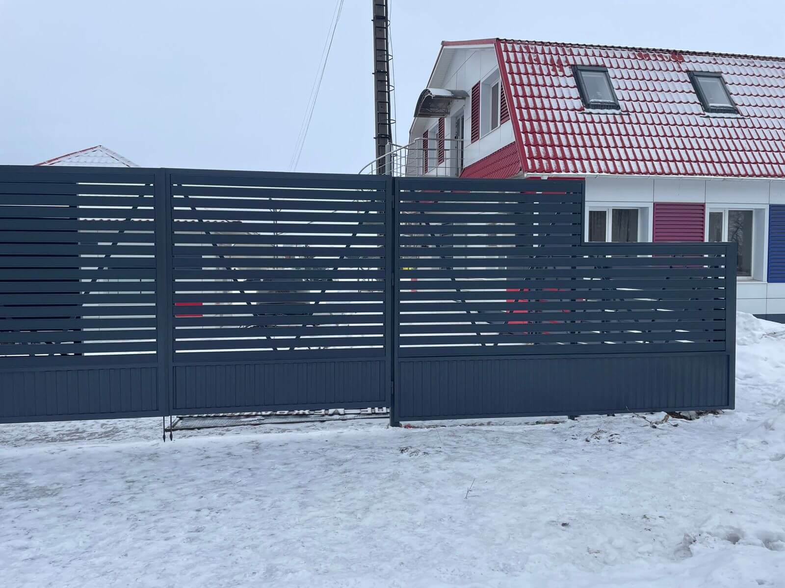 Забор-ранчо из металлического планкена 11м RAL7024 Серый Графит фото 1 в Альметьевске