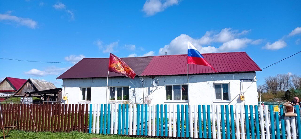 Забор из евроштакетника 16м RAL5021 Морская Волна, RAL9003 Белый в Альметьевске