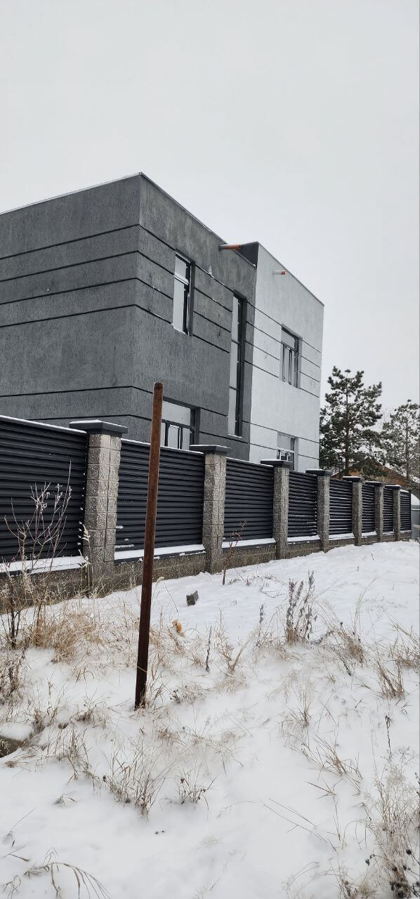 Забор-жалюзи из ламелей ЭКО-Z 66м RAL9005/9005 Черный двусторонний МАТТЕ фото 1 в Альметьевске