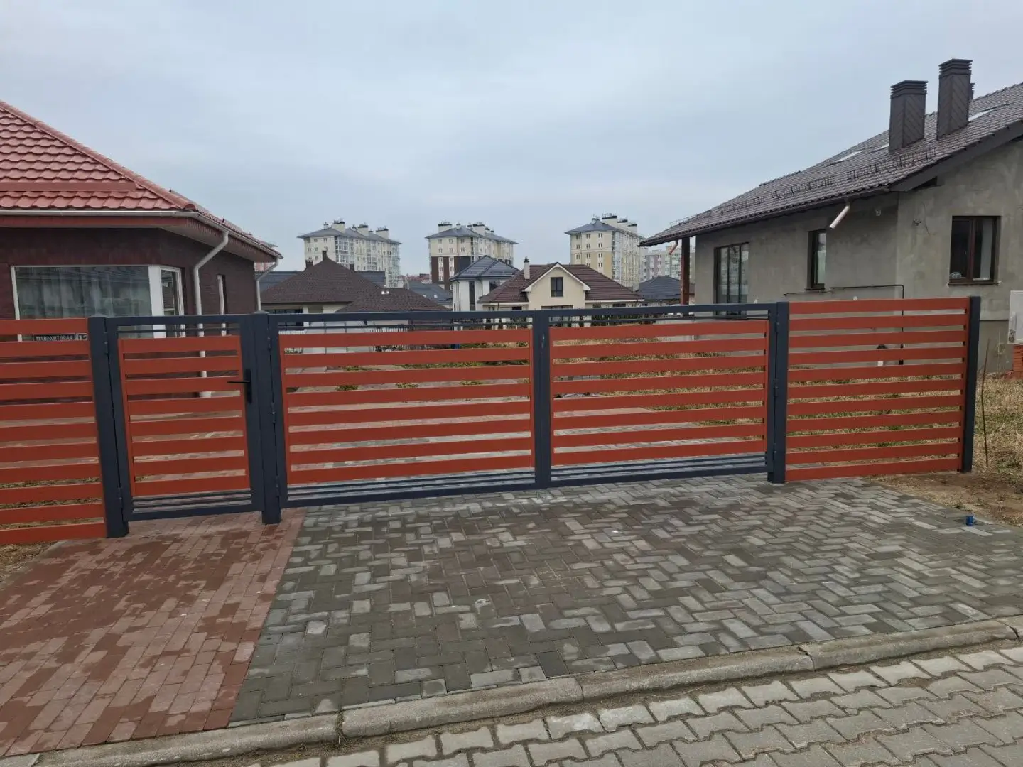 Забор-ранчо из металлопланкена 18м RAL8004 Терракотовый фото 2 в Альметьевске